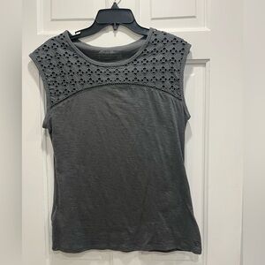 Women’s Eddie Bauer shirt 
Size Medium Sleeveless Lace Top